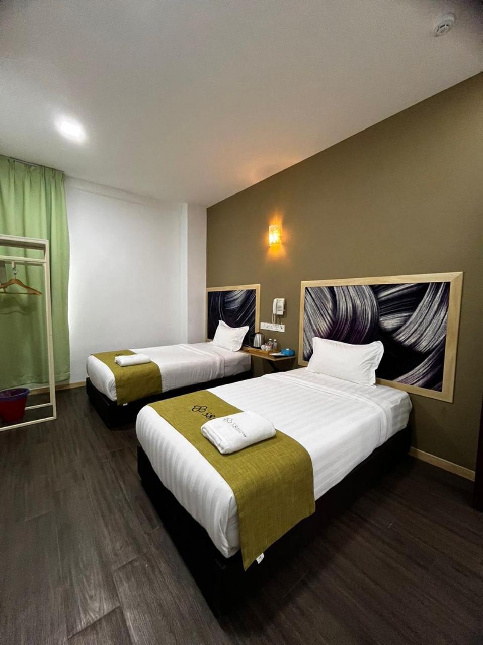 S8 Boutique Hotel near KLIA 1&KLIA 2 Sepang Extérieur photo