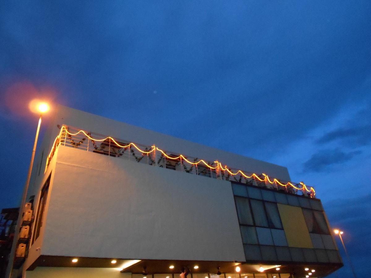 S8 Boutique Hotel near KLIA 1&KLIA 2 Sepang Extérieur photo